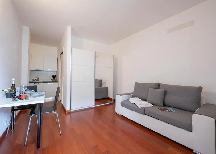 Апартаменты Moonlight - 150m From The - Happy